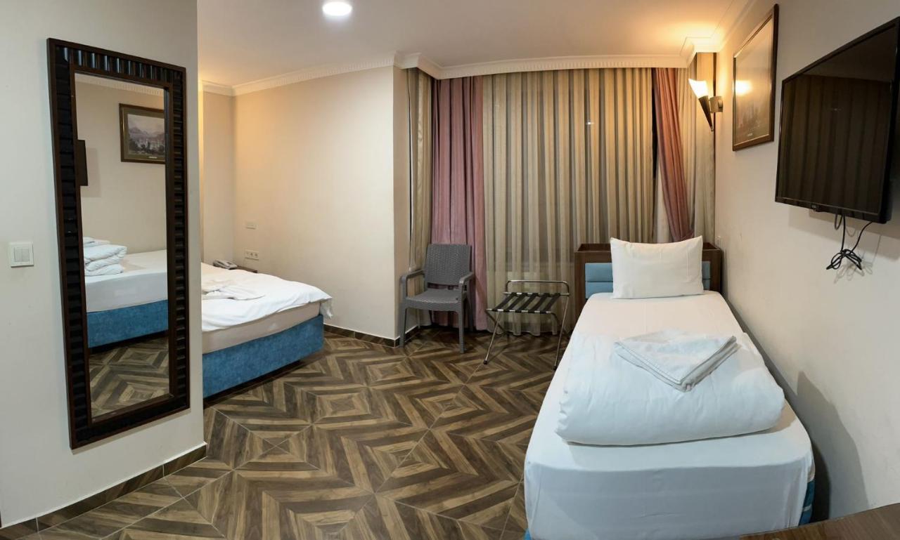 Hotel Ümıt Yenıkapi Istanbul Bagian luar foto