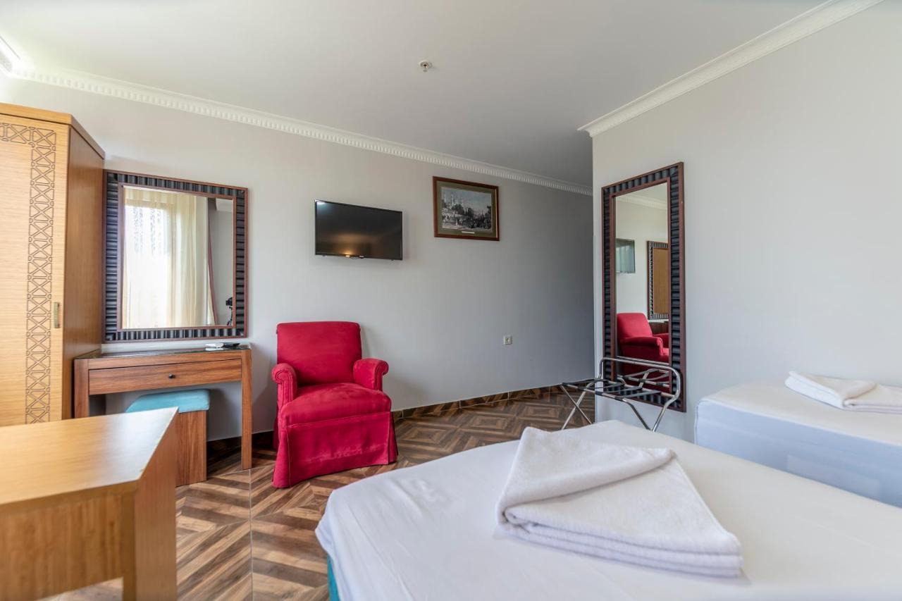 Hotel Ümıt Yenıkapi Istanbul Bagian luar foto