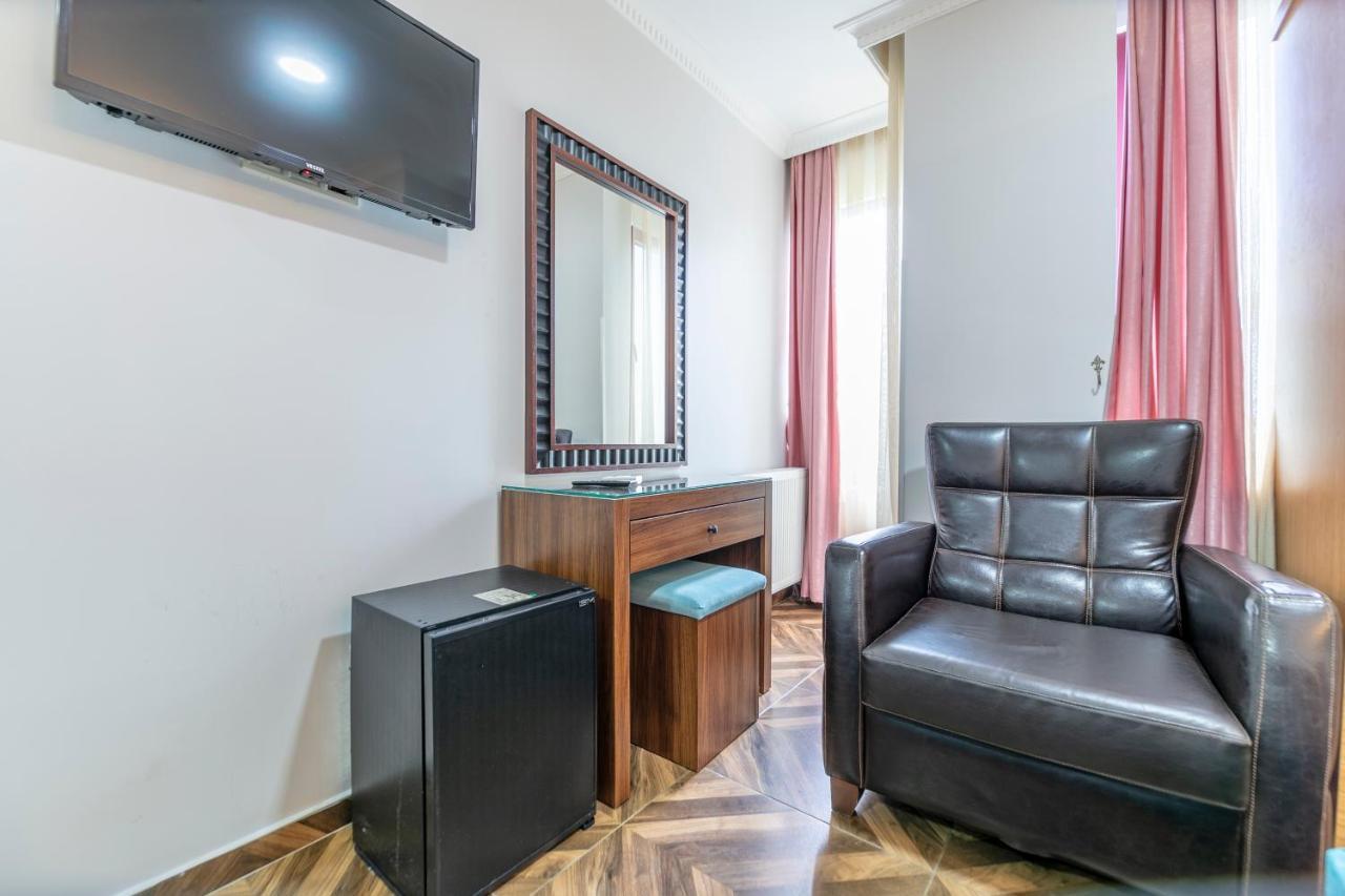 Hotel Ümıt Yenıkapi Istanbul Bagian luar foto